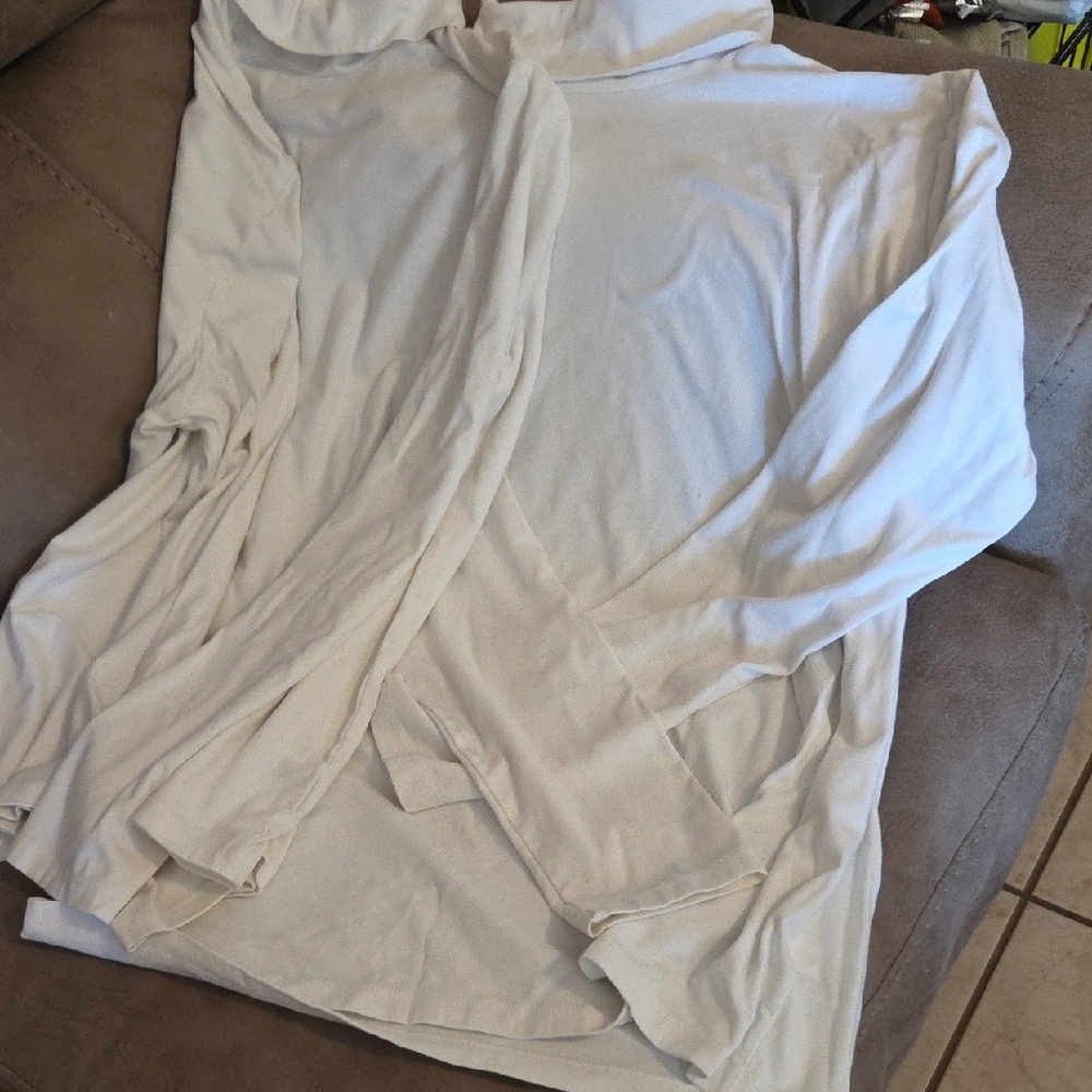 Time and Tru (2) White Long Sleeve Turtlenecks NWOT
